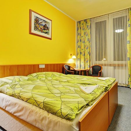 Hotel Slunce Havlickuv Brod Bagian luar foto