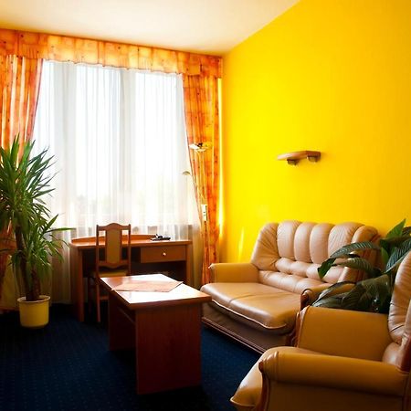 Hotel Slunce Havlickuv Brod Bagian luar foto