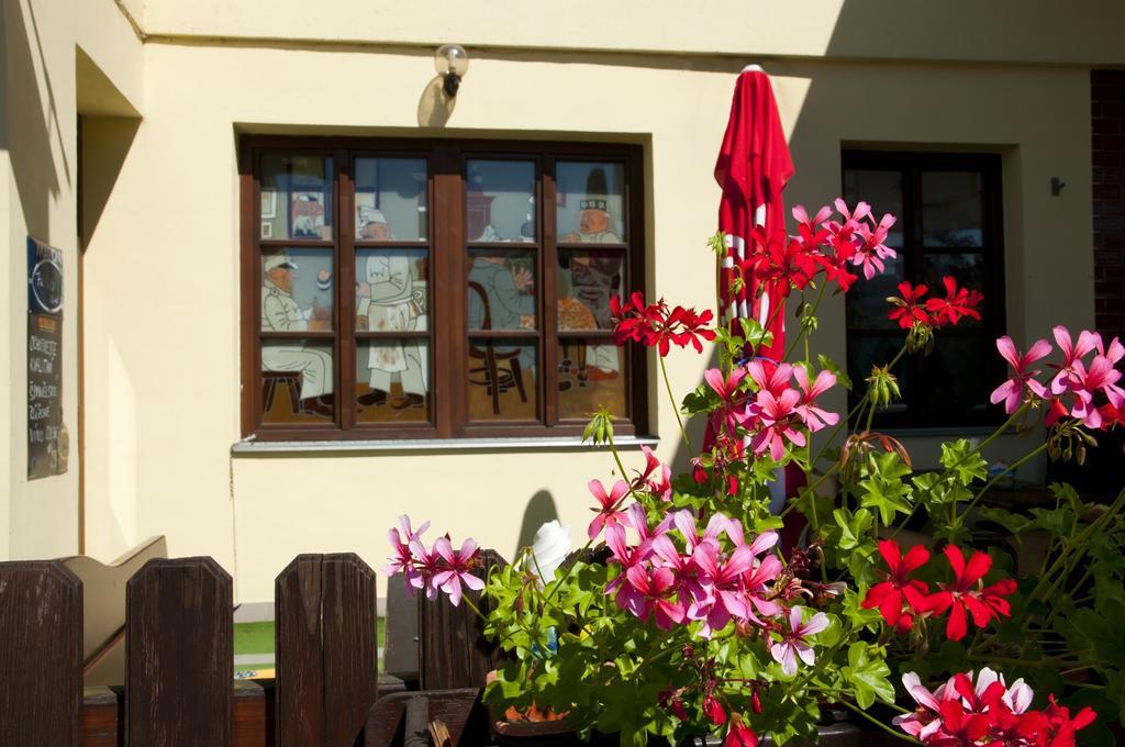 Hotel Slunce Havlickuv Brod Bagian luar foto