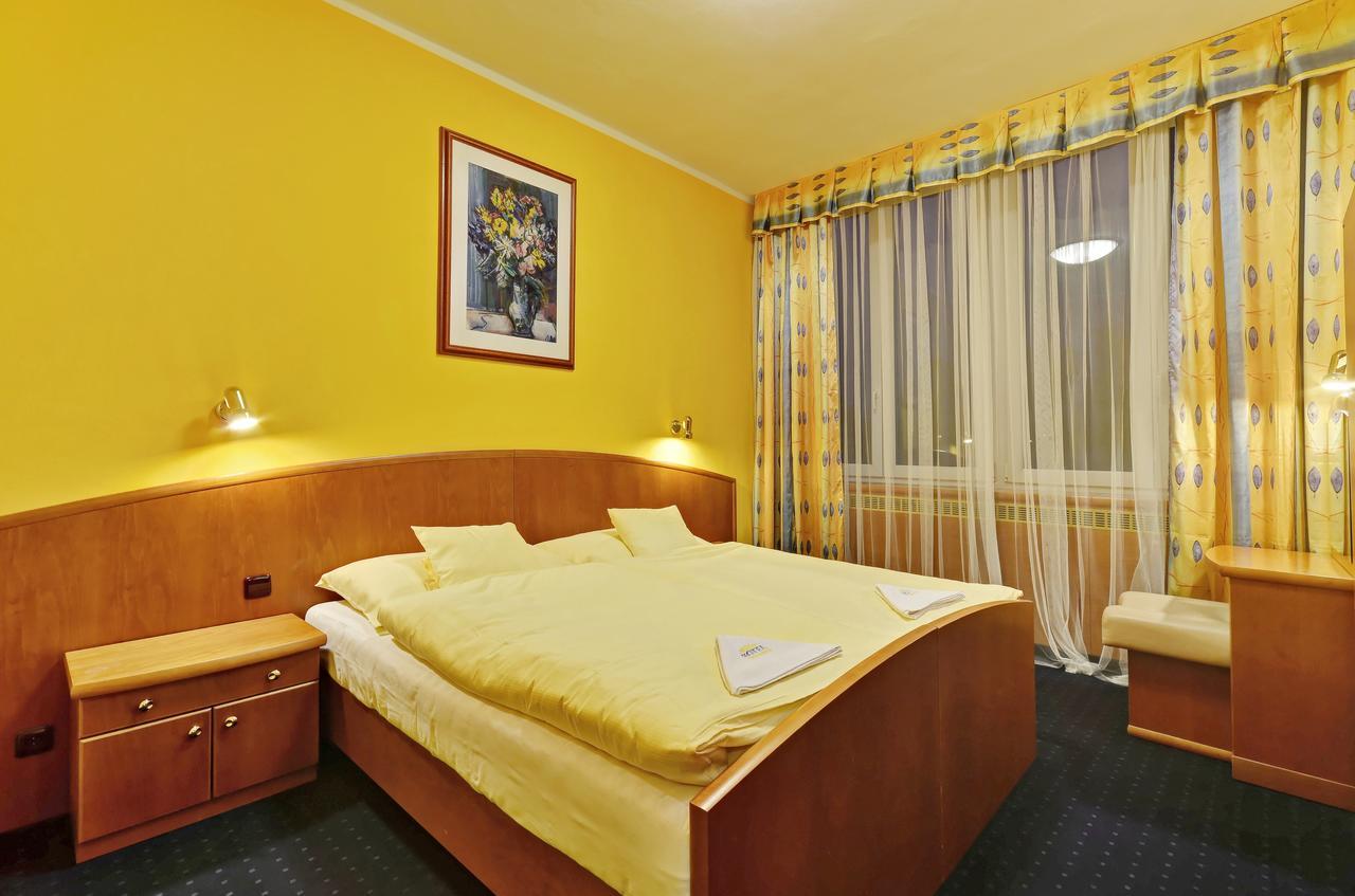 Hotel Slunce Havlickuv Brod Bagian luar foto